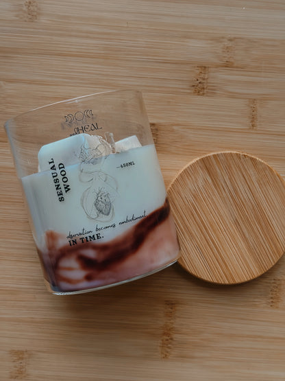 Hourglass - sensual wood