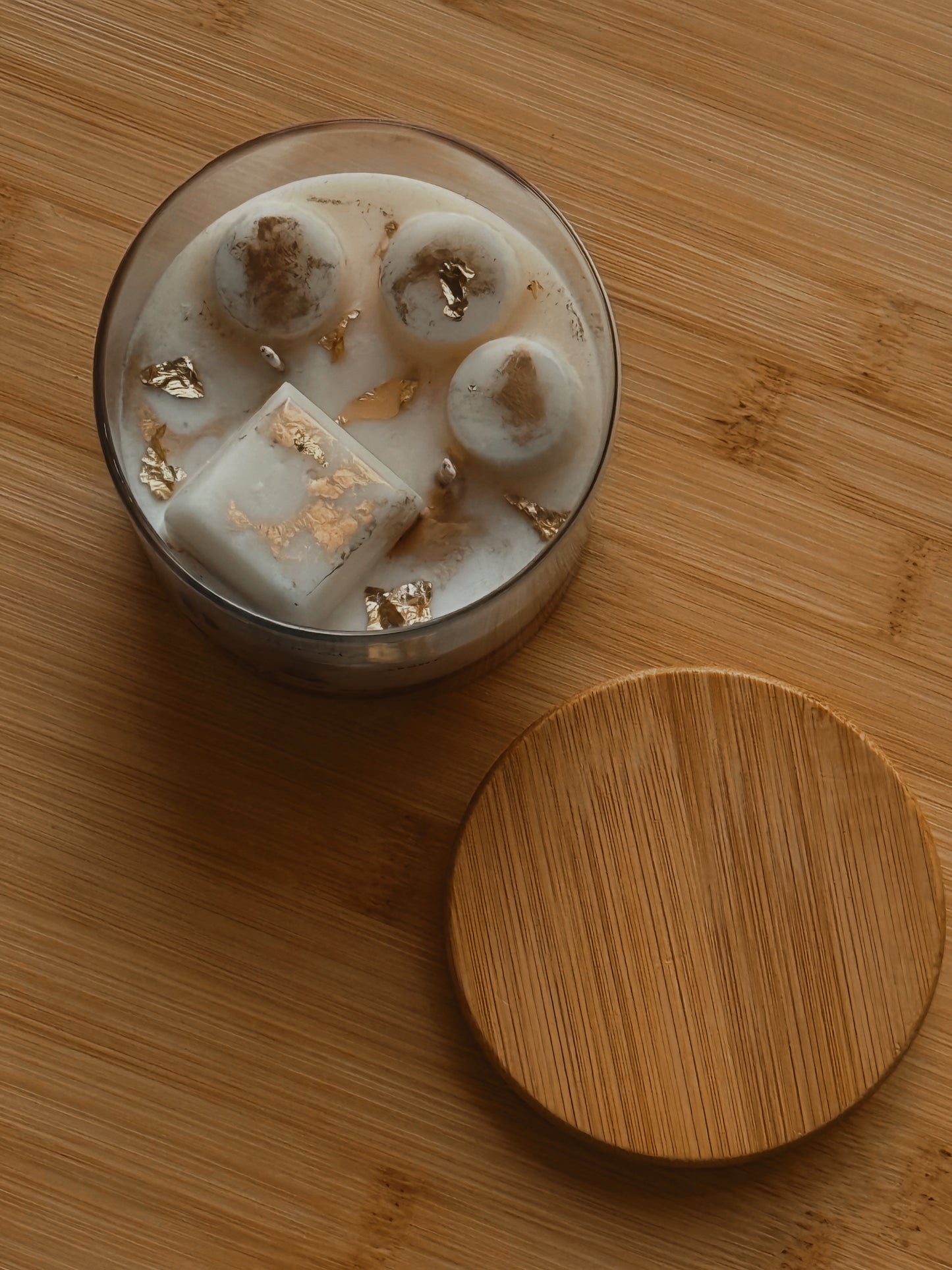 Hourglass - sensual wood